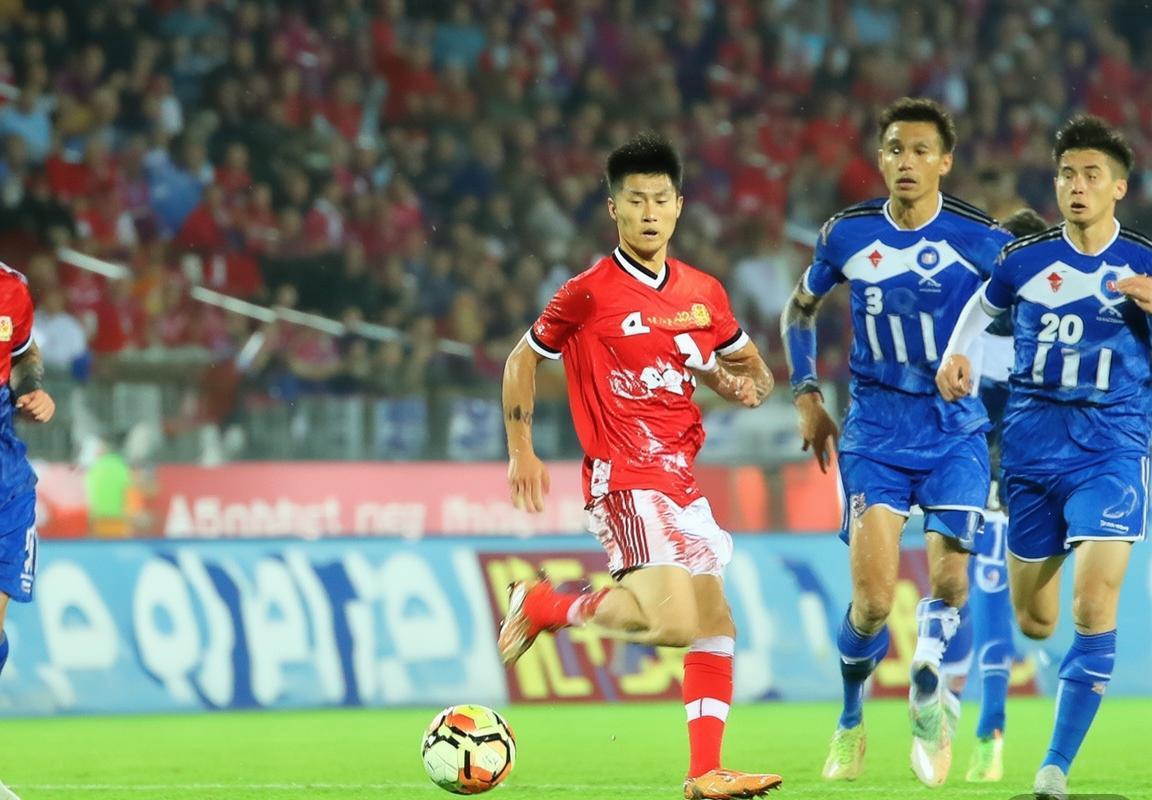 2019赛季陕西大秦VS南通足球：经典对决回顾与战术解析(图4)